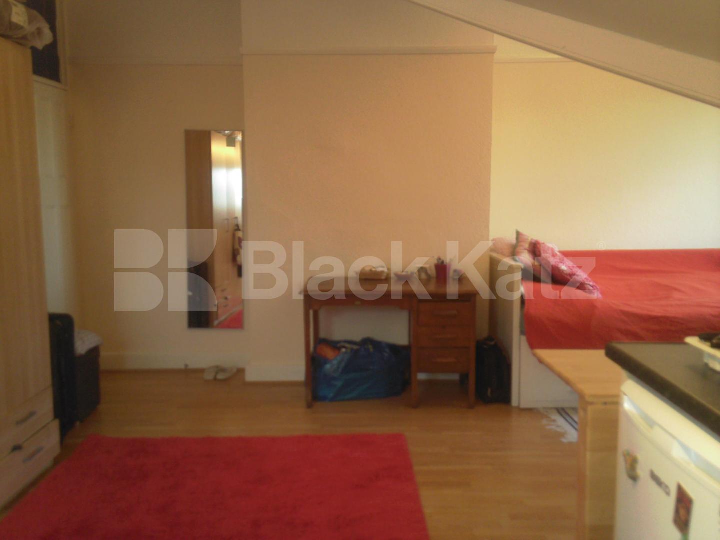 			ALL BILLS INCLUDED!, Studio Apartment, 1 bath, 1 reception Studio			 Great North Road, EAST FINCHLEY